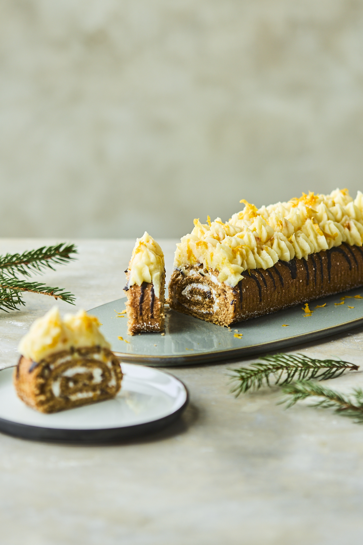 Syrup roulade with orange cream - Dan Cake
